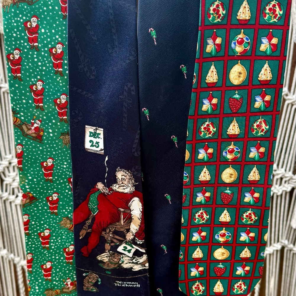 4 Vintage Green and Red Holiday Ties Hallmark Marshall Fields